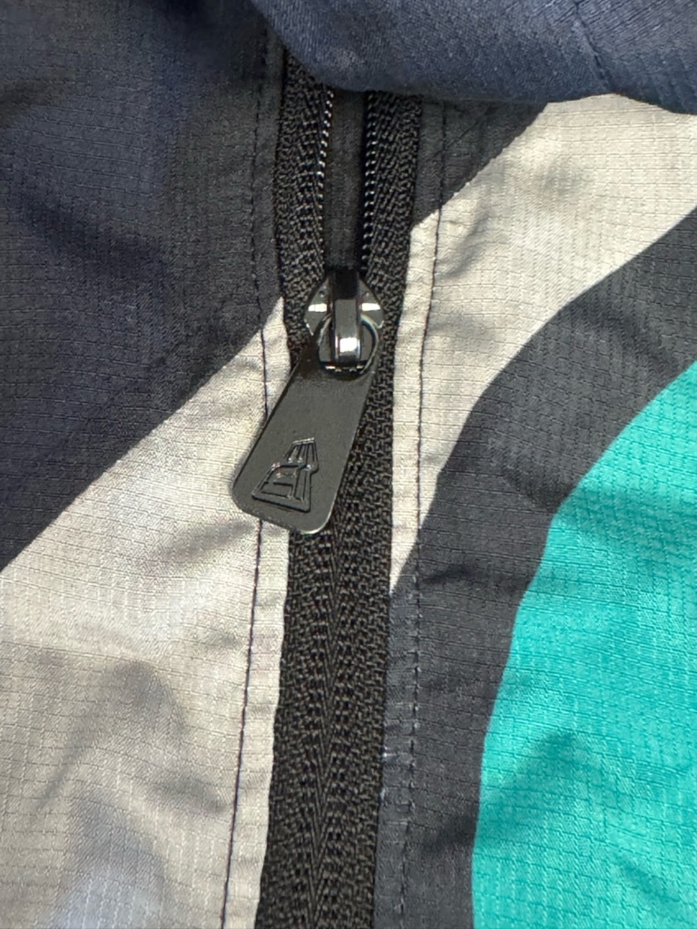 Seattle Mariners Jacket - Picture 7 of 11